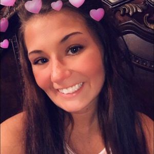 Meet your Posher, Leah